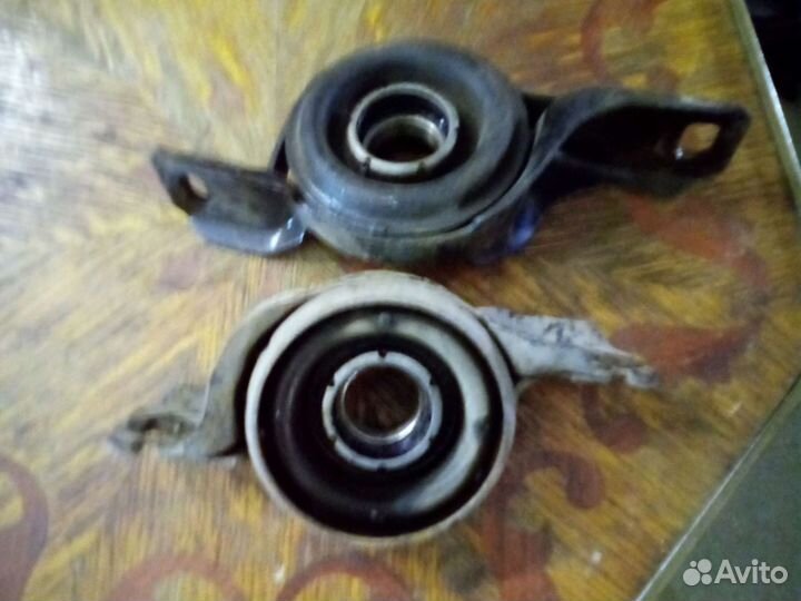 Подвесной подшипник кардана на Тойота camry