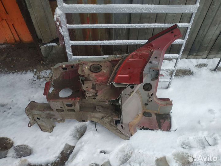 Четверть передняя правая Renault Megan 2 / Рено Ме