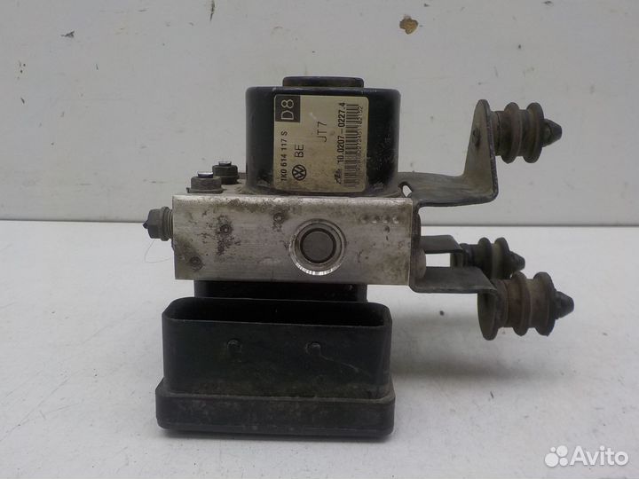 Блок ABS на Volkswagen Golf VI