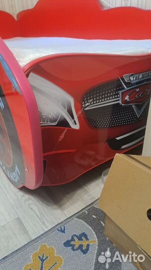 Детская кровать машина