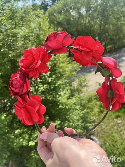 Веночек с розами и пионами