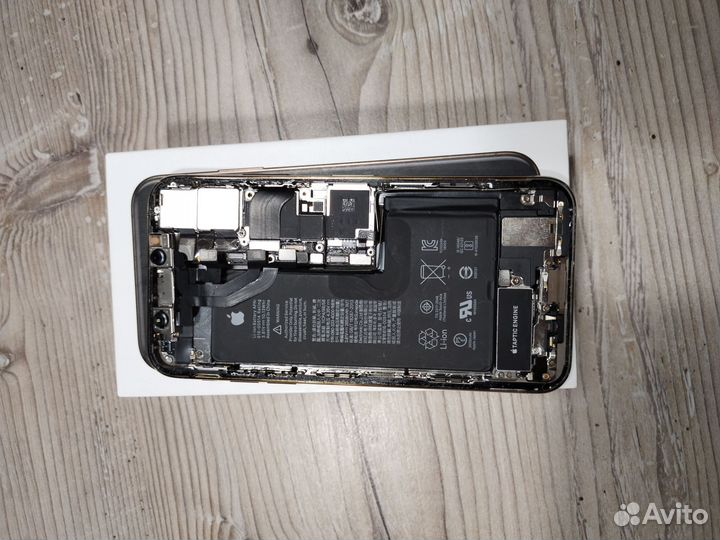 iPhone Xs, 64 ГБ
