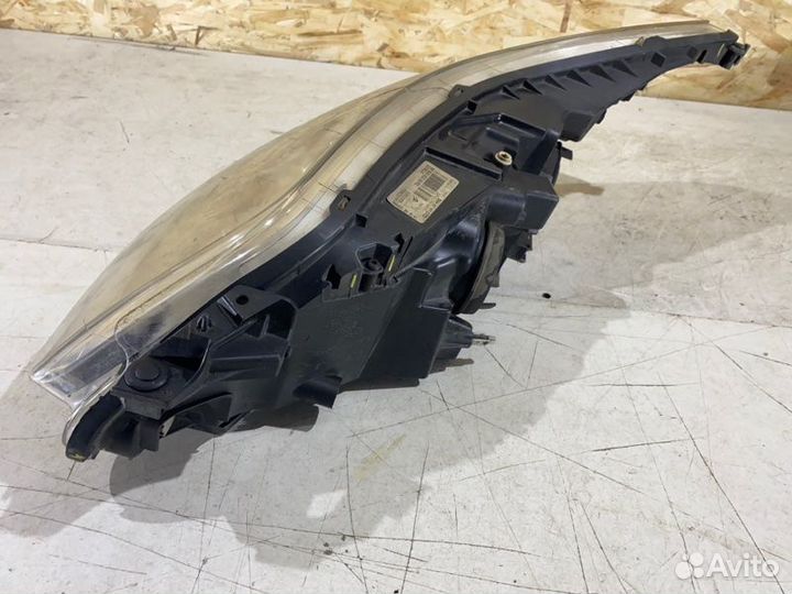 Фара галогеновая правая Citroen C4