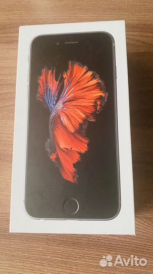 Телефон iPhone 7 коробка