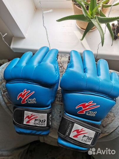 Перчатки для рукопашного боя
