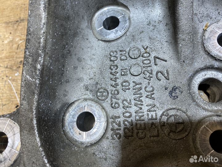 Поворотный кулак передний левый BMW E90 X57