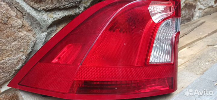 Задний фонарь volvo s60 левый