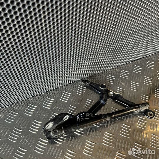 Петля крышки багажника Volkswagen Passat