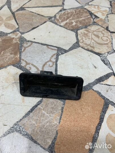 Кнопка открывания багажника Ford Focus хэтчбэк 1.6