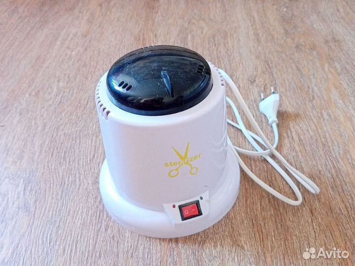 Стерилизатор для инструментов маникюра