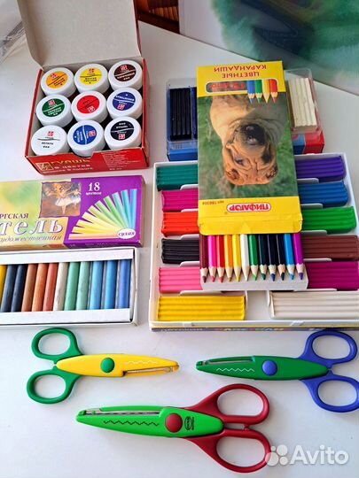 Канцелярия новая для школы и творчества