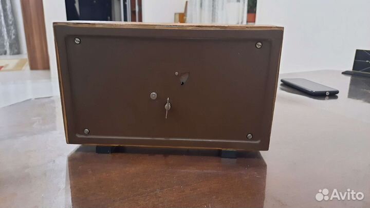 Настольные часы Маяк