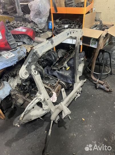 Renault Logan Подмоторная балка