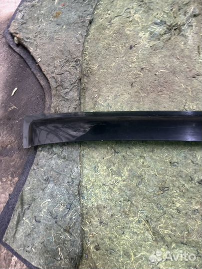 Ветровик правый lancer 9