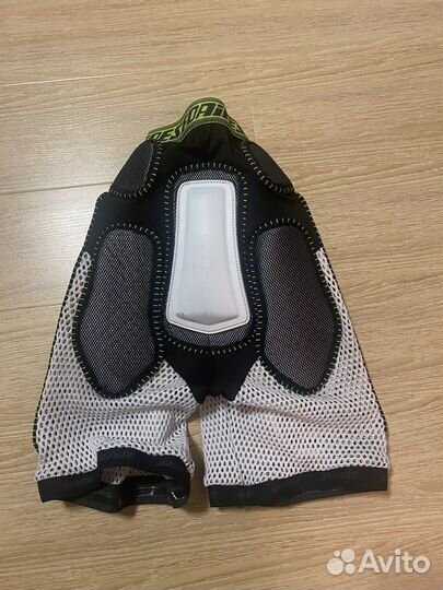 Защитные шорты Dainese