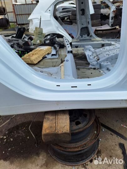 Порог правый Kia Ceed 3 CD универсал