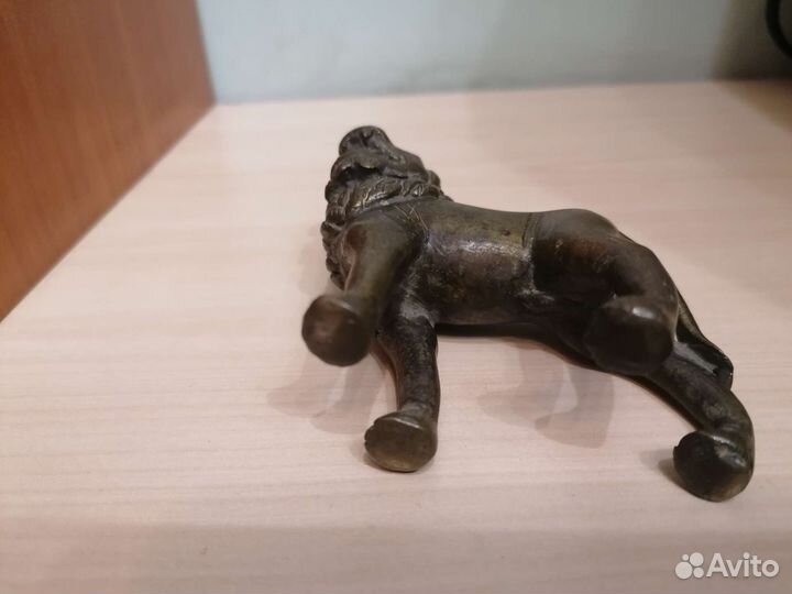 Антикварный лев Бирма