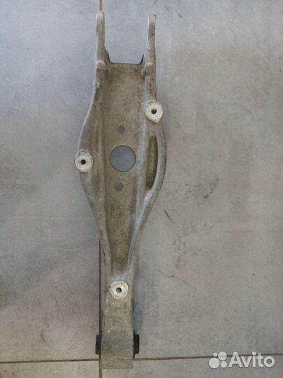 Рычаг задний правый Hyundai Genesis