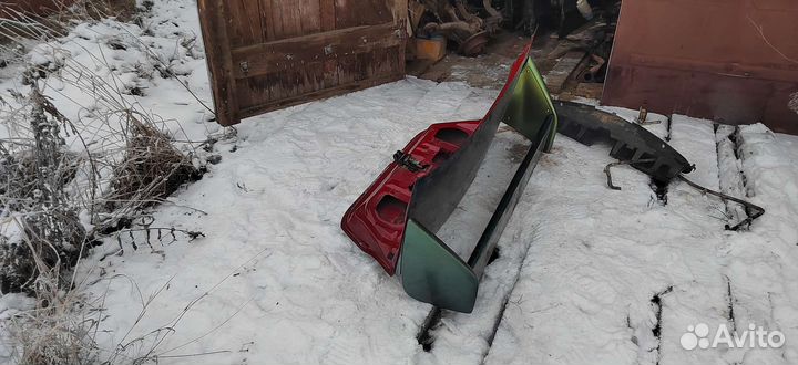 Крышка багажника lancer 9