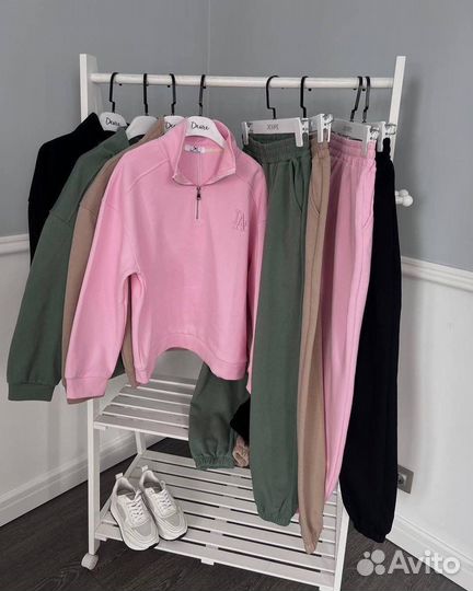 Спортивный костюм женский