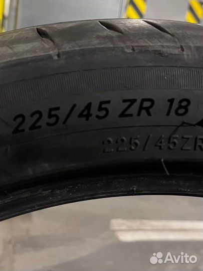 Michelin Pilot Sport 4 225/45 R18 Z