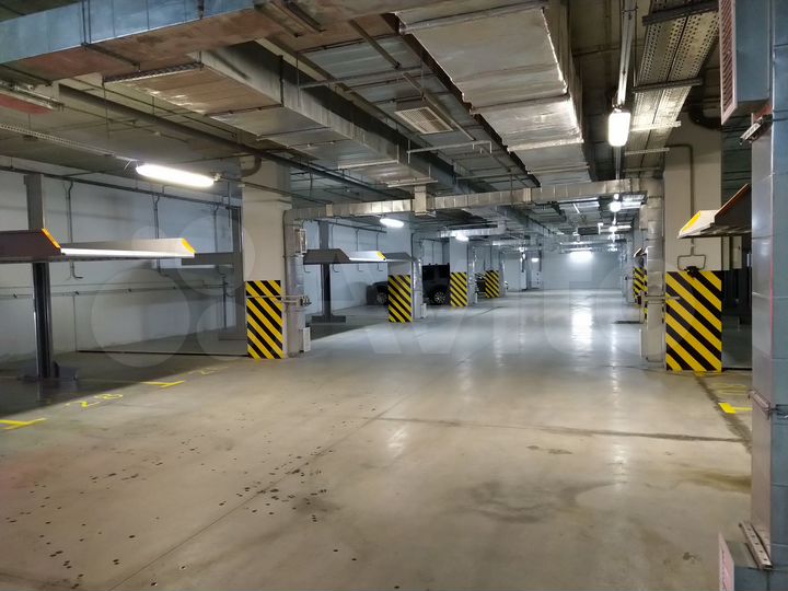 Машиноместо, 14 м²