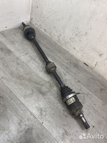 Привод передний правый Pontiac Vibe