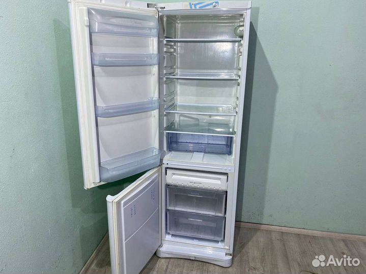 Холодильник Indesit