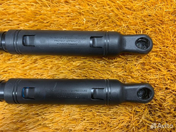 Амортизатор капота Bmw 7-Series F01 N63B44A 2009