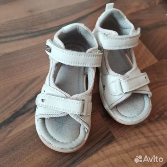 Сандалии для девочки