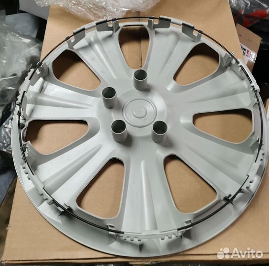 Колпак колеса Ford Focus 1683455