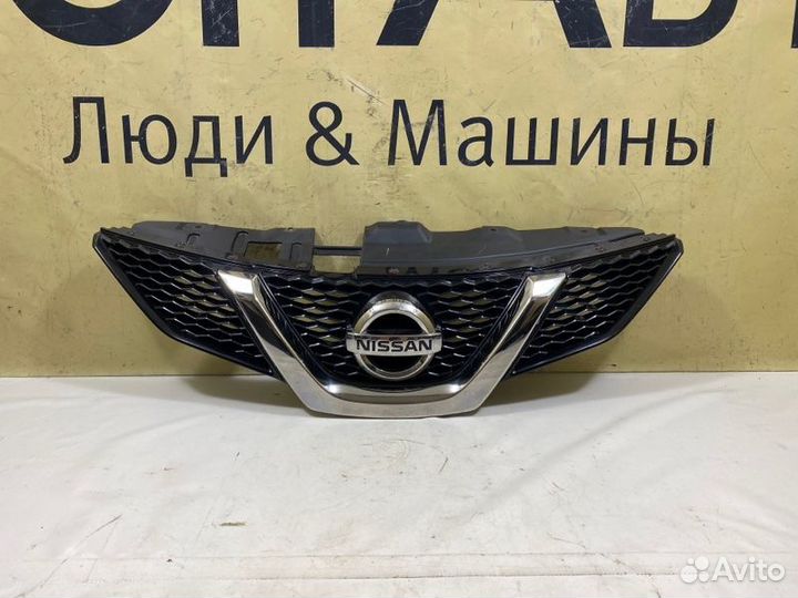 Решетка радиатора Nissan Qashqai J11