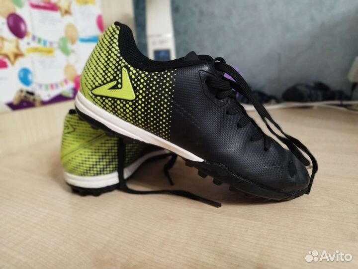 Детские футбольные бутсы 32 размер