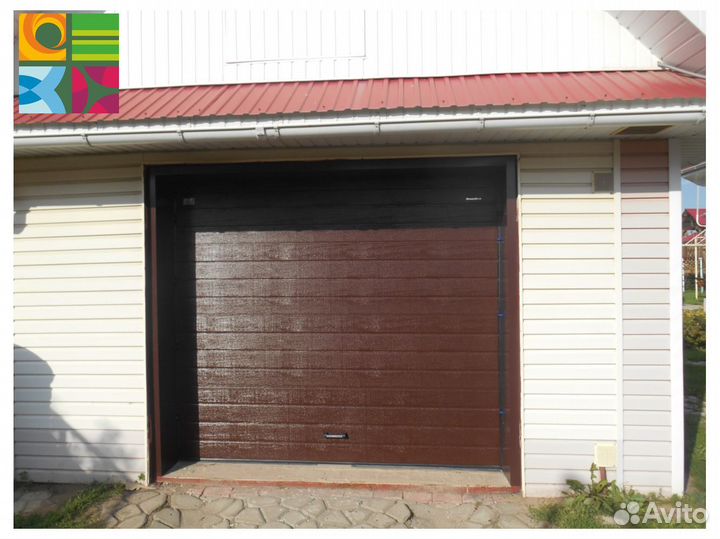Секционные ворота для гаража alutech