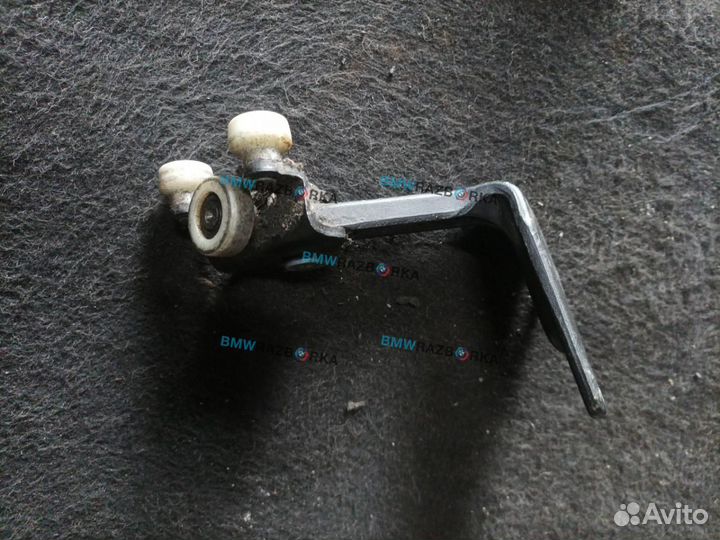 Ролик двери сдвижной левой Mercedes-Benz Sprinter