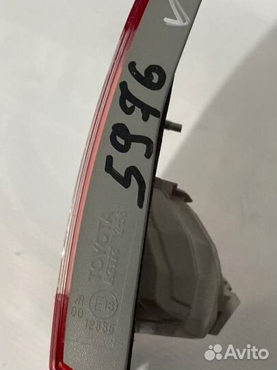 Фонарь внутренний задний левый Toyota Coroiia