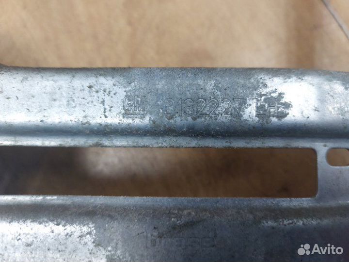 Стеклоподъемник задний левый Opel Zafira B Z18XER