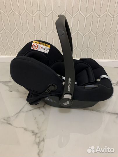 Автокресло maxi cosi Tinca Essential black