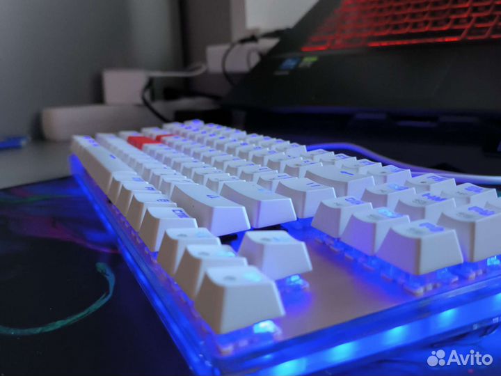 Игровая механическая клавиатура белая