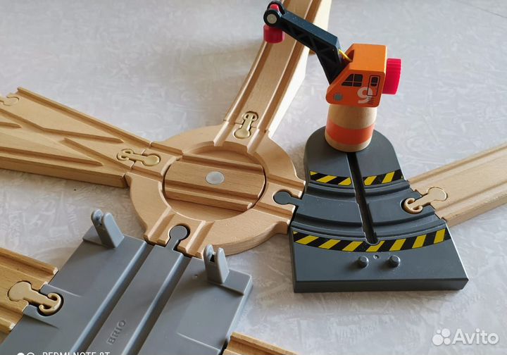 Деревянная железная дорога с поездами IKEA Brio