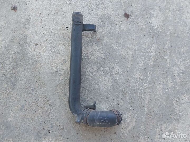 Патрубок системы охлаждения audi