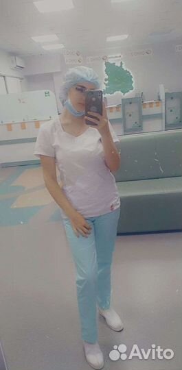 Женский медицинский костюм