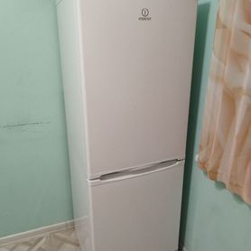 Холодильник indesit