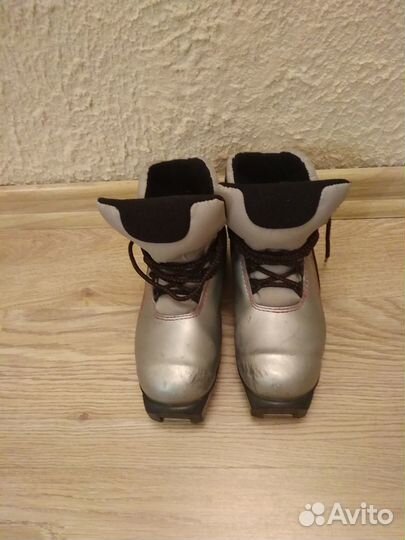 Лыжные ботинки atomic детские, по стельке 21,5 см