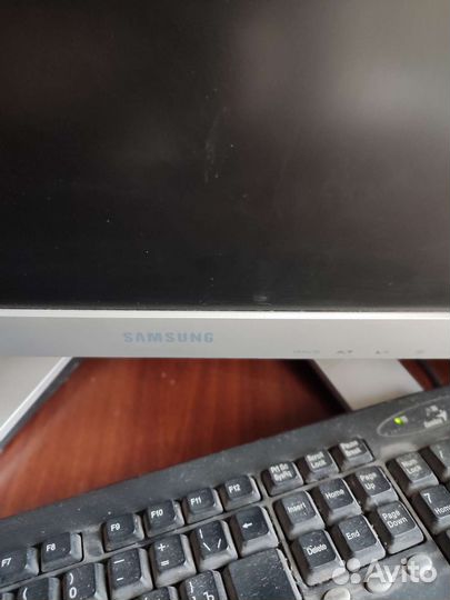 Монитор samsung