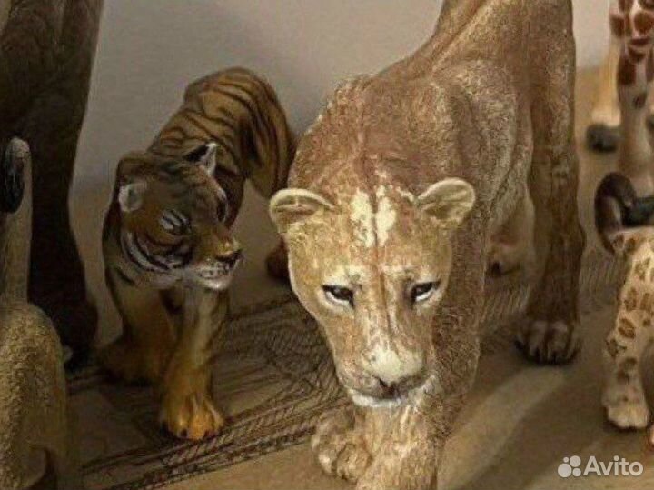 Фигурки животных schleich и collecta