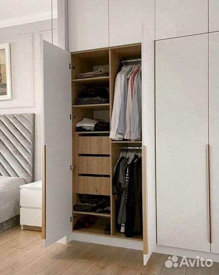 Распашной шкаф