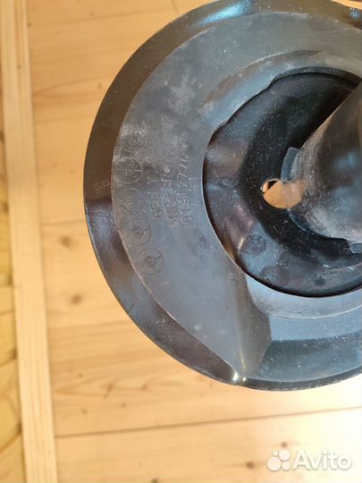 Продам стойки амортизаторов на geely emgrand х7