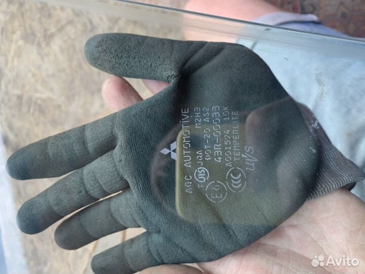 Стекло переднее правой двери mitsubishi lancer c