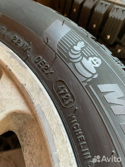 Michelin X-Ice North 4 185/65 R15 92T